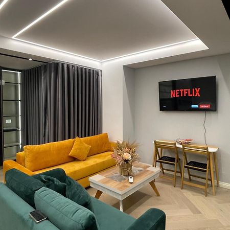 Luxury One Bedroom Apartment Tirana Exterior photo