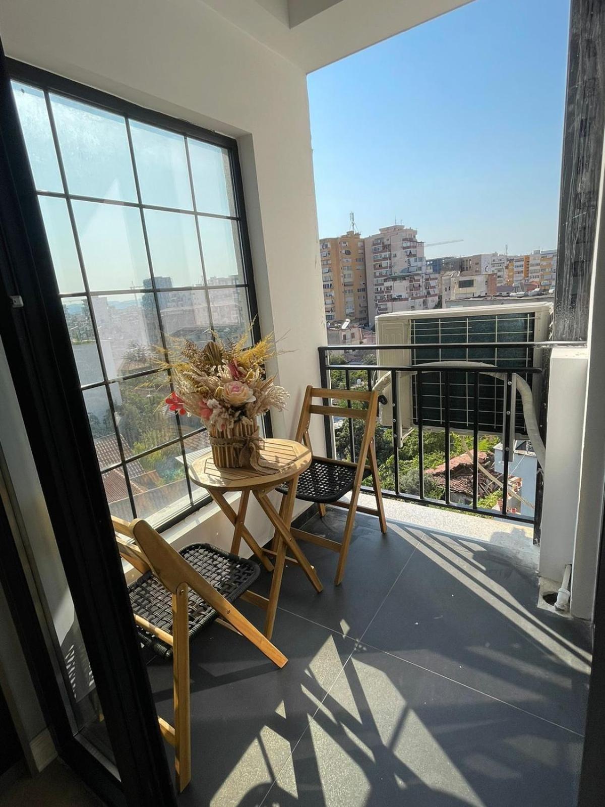 Luxury One Bedroom Apartment Tirana Exterior photo
